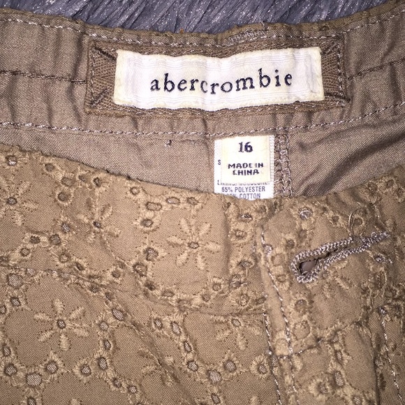 Shorts - Picture 3 of 5